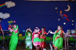 ক্ষুদে নৃত্যশিল্পীদের অনুষ্ঠান 