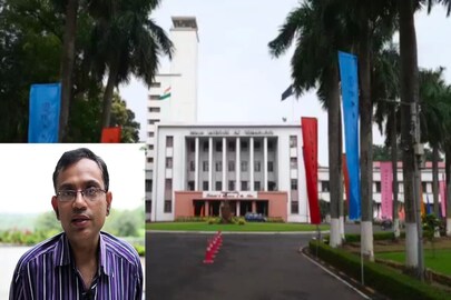 খড়্গপুর IIT, (ইনসেটে অধ্যাপক সুমন চক্রবর্তী)