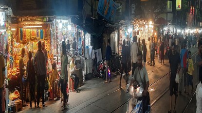 Hawkers of Hatibagan and Gariahat are still very beloved to their customers Hawkers of Hatibagan and Gariahat are still very beloved to their customers