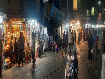 Hawkers of Hatibagan and Gariahat are still very beloved to their customers