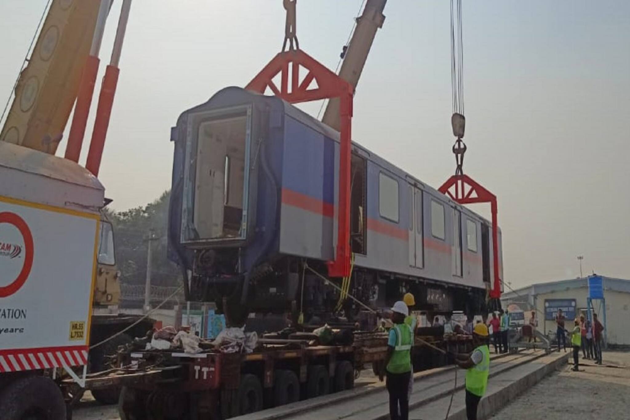 জোকায় রেডি নতুন এসি মেট্রো রেক