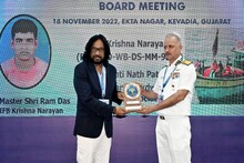 প্রবল দুর্যোগে মাঝ সমুদ্রে বাঁচিয়েছেন একদল মৎস্যজীবীকে!