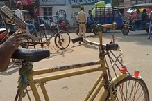হাজার থেকে ১৫০, রিক্সার সংখ্যা কমতে কমতে বিলুপ্তির পথে, খাবার জুটছে না চালকদের হাজার থেকে ১৫০, রিক্সার সংখ্যা কমতে কমতে বিলুপ্তির পথে, খাবার জুটছে না চালকদের