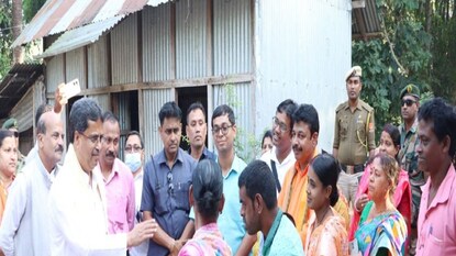 আগে দলীয় কার্যালয় থেকে সরকার চলত, এখন চলে মহাকরণ থেকে: মাণিক সাহা আগে দলীয় কার্যালয় থেকে সরকার চলত, এখন চলে মহাকরণ থেকে: মাণিক সাহা