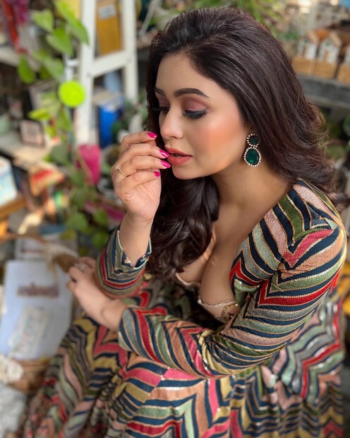 সম্প্রতি নায়িকা তাঁর ইনস্টাগ্রামে এই সব ছবি শেয়ার করেছেন। যা মুহূর্তেই ভাইরাল হয়!  photo source Instagram 