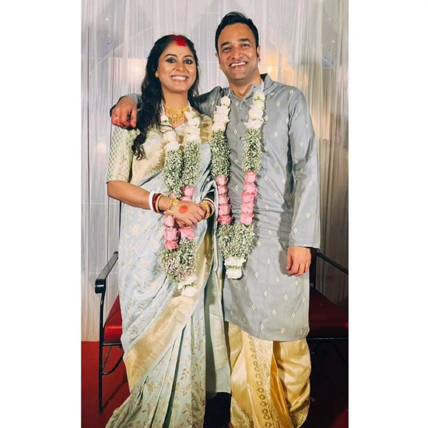 গাঁটছড়া বাঁধলেন অভিনেত্রী শাঁওলি চট্টোপাধ্যায়। যাঁকে এই মুহূর্তে ‘আলতা ফড়িং’ সিরিয়ালের নায়িকার মায়ের চরিত্র 'রাধা' নামেই চেনে দর্শক। (ছবি-ইনস্টাগ্রাম)