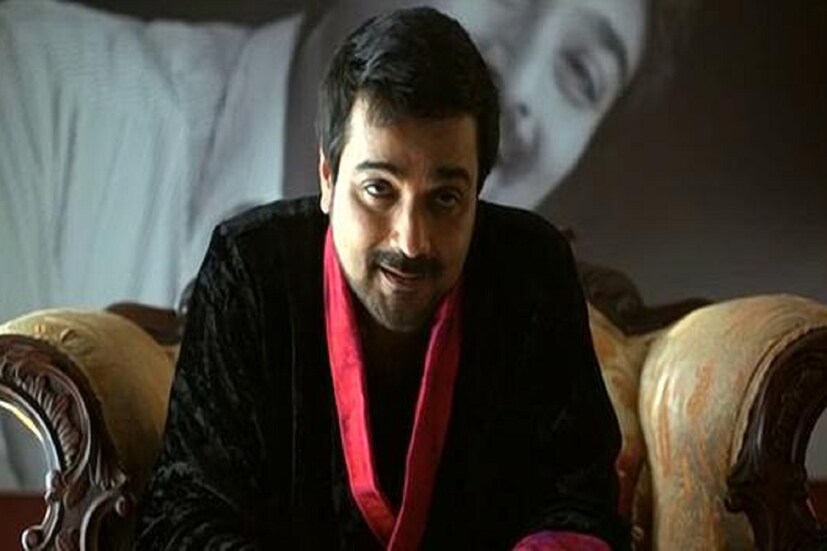 নিজেই সোশ্যালের পাতায় দুই বন্ধুর সঙ্গে ছবি পোস্ট করেন প্রসেনজিৎ চট্টোপাধ্যায়। আর সেই দেখেই হইচই পড়ে যায় নেটপাড়াতে। কড়া ডায়েটে থাকা অভিনেতা নাকি খাচ্ছেন এইসব? তাও সরস্বতী পুজোর দিনেই?