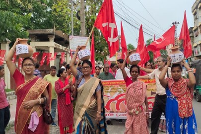 মহিলা মুখে জোর