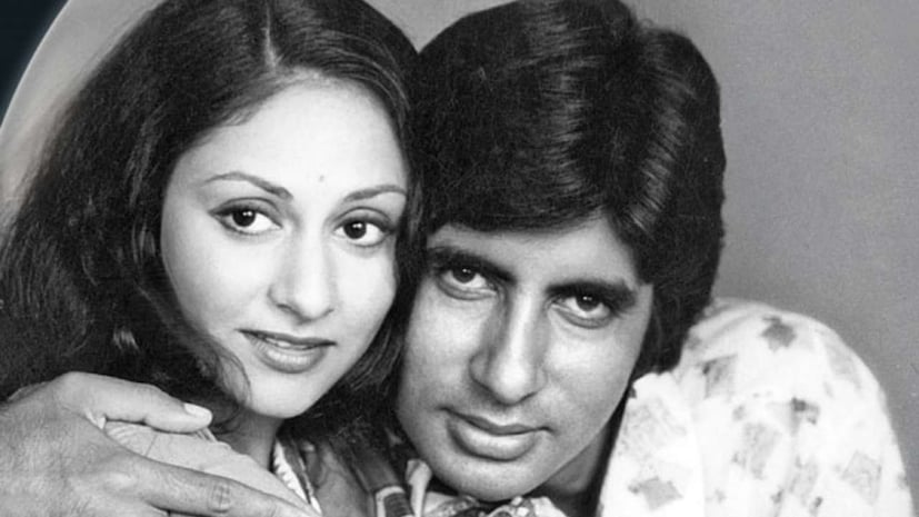 ‘হোয়াট দ্য হেল নভ্যা’ নামের পডকাস্ট রয়েছে অমিতাভ বচ্চনের নাতনি নভ্যা নভেলির। সেখানে ‘মর্ডান লাভ: রোম্যান্স অ্যান্ড রিগ্রেটস’ নিয়ে আলোচনা চক্রের আয়োজন করা হয়েছিল। যাতে নভ্যার সঙ্গে যোগ দেন তাঁর মা শ্বেতা বচ্চন নন্দা এবং দিদিমা জয়া বচ্চন। নাতনির সঙ্গে কথোপকথনের সময়ই বিয়ের কথা জানান বর্ষীয়ান অভিনেত্রী।