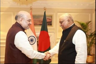 বাংলাদেশের স্বরাষ্ট্রমন্ত্রী আসাদুজ্জামান খানের সঙ্গে অমিত শাহ৷ Photo-Twitter