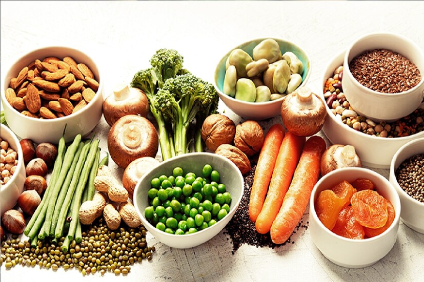 *ফাইবার যুক্ত খাবার: ফাইবার সমৃদ্ধ খাবার স্ট্রেস, উদ্বেগ, বিষণ্ণতা ইত্যাদি কমাতে পারে। তাই প্রতিদিন পর্যাপ্ত পরিমাণে তাজা ফল, শাক সবজি, বাদাম এবং বীজ এবং আরও অনেক কিছু খেতে হবে। প্রাতরাশে তাই সিরিয়াল খেলে সবচেয়ে ভাল হয়। ফাইবার যুক্ত খাবার অন্ত্রও ভাল রাখে। প্রতীকী ছবি। 