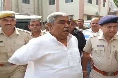 আসানসোল আদালতে অনুব্রত মণ্ডল৷ 