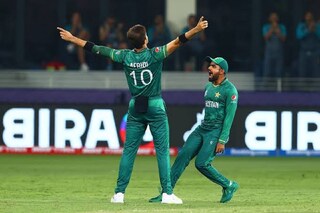 শাহিনদের ড্রেসিংরুমে বিশেষ ক্লাস নিলেন বাবর