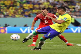 গোল করার পথে ব্রাজিলের 
ক্যাসেমিরো