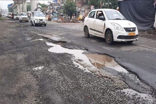 এমনই বেহাল অবস্থা বাইপাসের অনেক জায়গায়৷ 