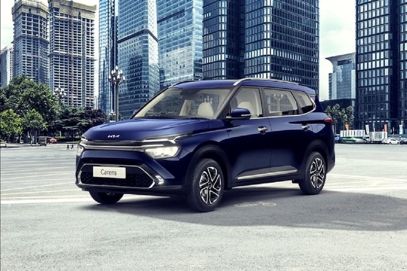 এই বছর লঞ্চ হওয়া কিয়ার MPV গাড়িটিও আসতে পারে আপনার বাজেটে। কোম্পানি খুব শীঘ্রই এই গাড়ির ফেসলিফ্ট লঞ্চ করার প্রস্তুতি নিচ্ছে। গাড়িটির দাম ৯,৫৯,৯০০ টাকা থেকে শুরু হয়ে ১৬,৫৯,৯০০ টাকা পর্যন্ত যায়৷