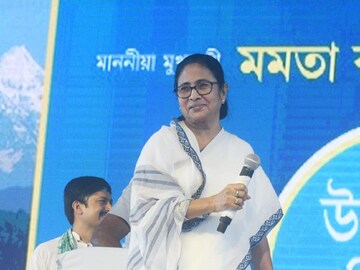 জেলায় জেলায় আজ থেকে ‘দুয়ারে সরকার’, এবারে থাকছে ২৭ টি প্রকল্প