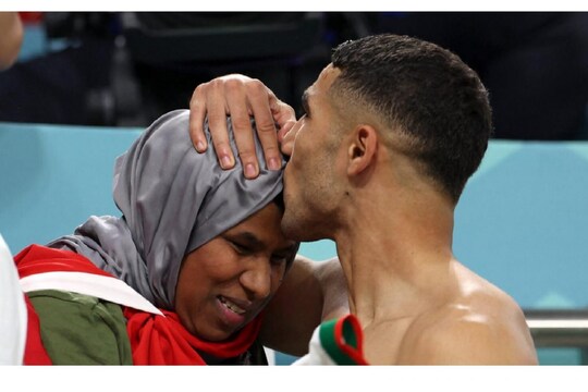 Hakimi shares emotional moment with mother after Morcco vs Belgium match- Photo Courtesy- Twiiter