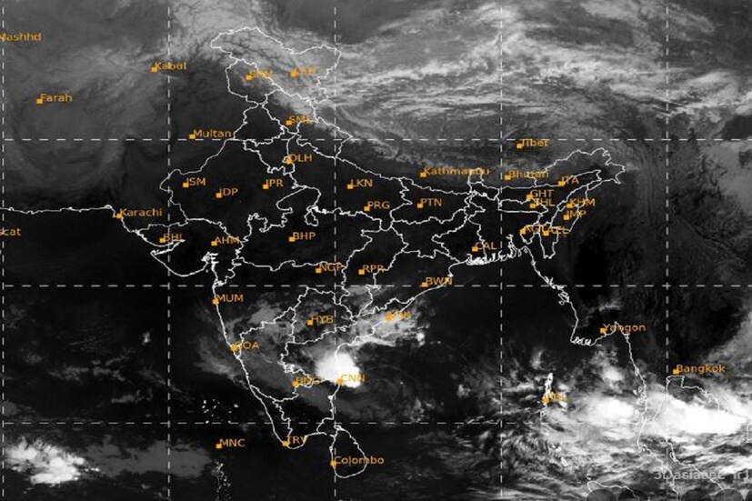 এদিকে জম্মু-কাশ্মীর, লাদাখ, গিলগিট, বালটিস্তান, মুজফরাবাদ, অসম , মেঘালয়, ওড়িশা, অন্ধ্রপ্রদেশে দিনের সর্বনিম্ন তাপমাত্রা বাড়বে৷ তবে পশ্চিমবঙ্গে, সিকিম, তেলেঙ্গানায় সর্বনিম্ন তাপমাত্রা কমে যাবে৷ প্রায় -১.৬ ডিগ্রি সেলসিয়াস থেকে ৩ ডিগ্রি সেলসিয়াস কমে যাবে৷ Photo Courtesy- IMD/Sattellite Image 