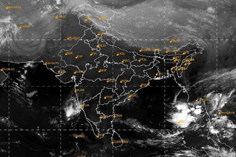 এছাড়াও স্বাভাবিকের থেকে ১.৫ ডিগ্রি থেকে ৩ ডিগ্রি সেলসিয়াস অবধি কম থাকবে হরিয়ানা, চণ্ডীগড়, দিল্লি, মধ্যপ্রদেশ, বিদর্ভ ,ও গাঙ্গেয় পশ্চিমবঙ্গে৷ Photo Courtesy- IMD/Sattellite