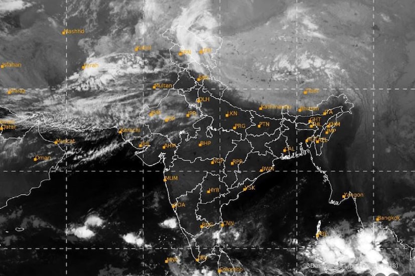 গোটা উত্তর ভারত জুড়ে প্রবল তুষারপাতের পূর্বাভাস রয়েছে পরিস্থিতির সঙ্গে আরও আবহাওয়ার বিরূপতার সম্ভাবনা রয়েছে৷ আর্দ্র পরিস্থিতির জন্য এইরকম হবে৷ একটি তাজা পশ্চিমি ঝঞ্ঝা তৈরি হয়েছে৷ একটি নিম্নচাপ অক্ষরেখা যা ভূমধ্যসাগরের ওপর থেকে তৈরি হয়েছে, তা পূর্বে ভারতের দিকে এগোচ্ছে৷ এর জেরেই উত্তরভারতের বেশ কিছু স্থানে শুক্রবার থেকেই বৃষ্টি শুরু হয়ে গেছে৷