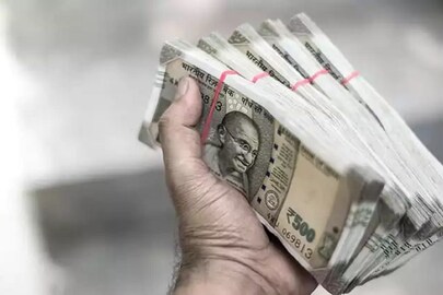 ১০ লাখ টাকা বিনিয়োগ