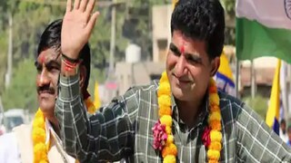 গুজরাতে আপ-এর মুখ্যমন্ত্রী পদপ্রার্থী ইসুদান গঢভি৷ গুজরাতে আপ-এর মুখ্যমন্ত্রী পদপ্রার্থী ইসুদান গঢভি৷