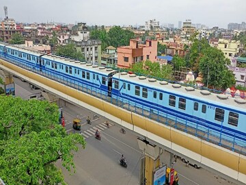 আগামী মাসের শেষেই যাত্রী পরিষেবা চালু হতে পারে জোকা-তারাতলা রুটে