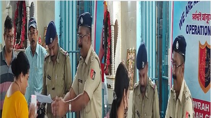 Howrah grp returned 25 stolen mobile phones to their original owner Howrah grp returned 25 stolen mobile phones to their original owner