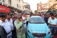 বেআইনি ফুটপাথ দখল রুখতে এবার আরও কড়া দাওয়াই, ছক কষছে পুলিশ-পুরসভা বেআইনি ফুটপাথ দখল রুখতে এবার আরও কড়া দাওয়াই, ছক কষছে পুলিশ-পুরসভা