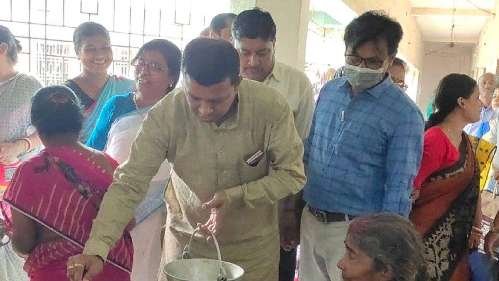 ma canteen gets started in burdwan medical college and hospitalপাঁচ