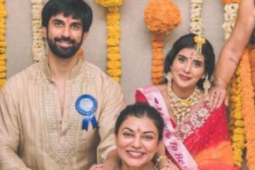 স্ত্রী নির্যাতনে অভিযুক্ত করণই চারুর প্রেমিক? সুস্মিতার ভাইয়ের দাবিতে তোলপাড় স্ত্রী নির্যাতনে অভিযুক্ত করণই চারুর প্রেমিক? সুস্মিতার ভাইয়ের দাবিতে তোলপাড়