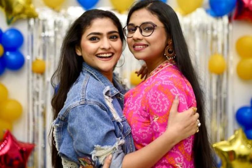 ছোট্ট বোনের ছোট্টবেলার ছবি দিয়ে সম্প্রতি একটি রিল বানিয়েছেন ড. ঐশ্বর্য শর্মা। নায়িকার কত আনন্দ মুহূর্ত তুলে ধরা হয়েছে সেখানে।