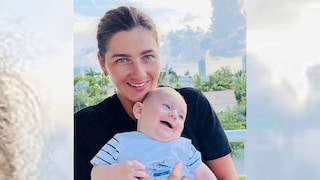 অ্যালাইনা ঠিক করেন তিনি সিঙ্গল মাদার হবেন