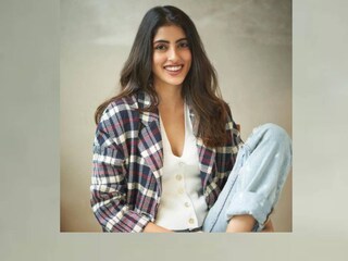 অমিতাভ ও জয়ার নাতনি নব্যা নভেলী