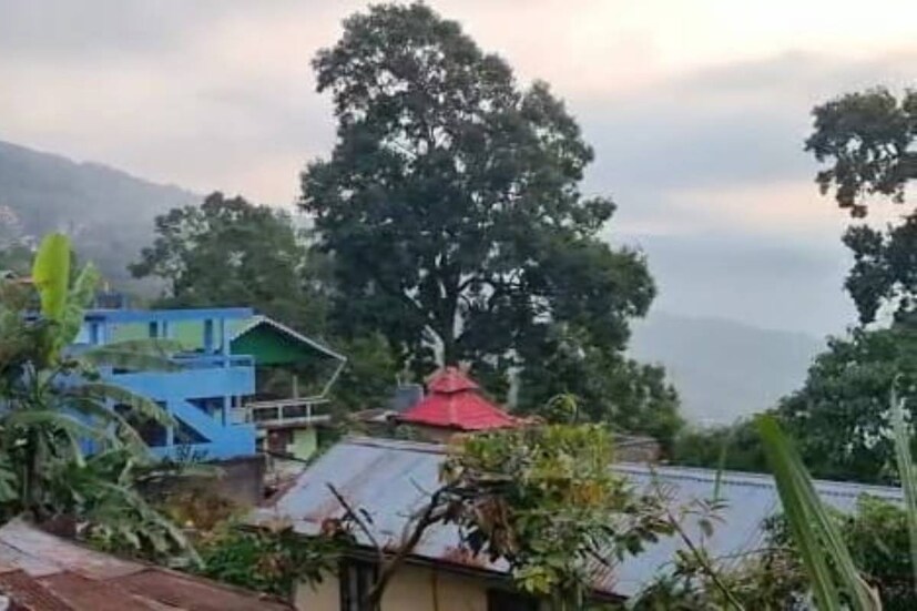ম্যালের ভিউ পয়েন্টে ভিড় জমিয়েছেন পর্যটকরা৷