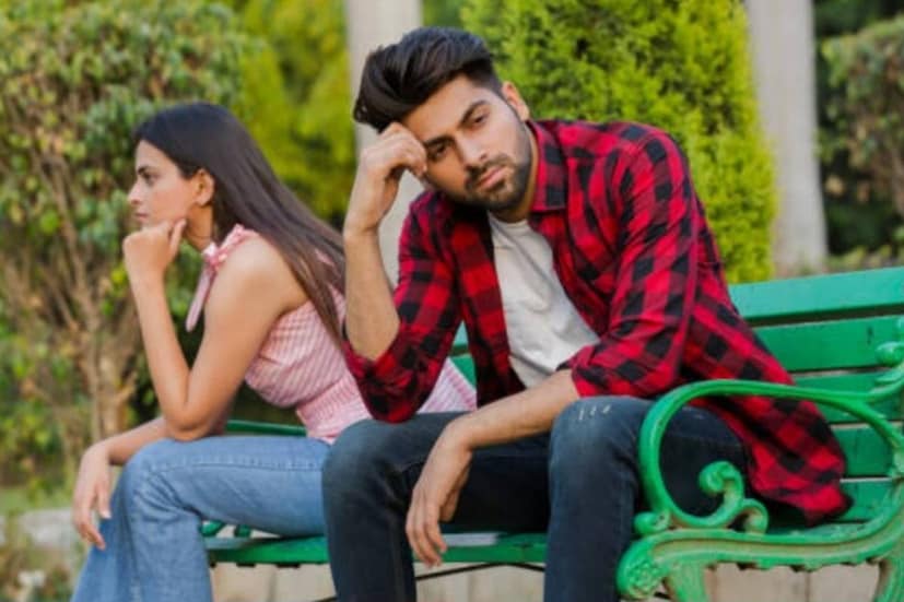 অনিচ্ছা সত্ত্বেও কোনও ভুল করে ফেললে তার দায়িত্ব এড়িয়ে যাবেন না৷ স্বীকার করুন আপনারই ভুল ছিল৷ এতে পারষ্পরিক দ্বন্দ্ব দূর হবে৷ দেখবেন, আপনি ভুল স্বীকার করে অনুতপ্ত হলে সঙ্গীও সে পথ অনুসরণ করবেন৷