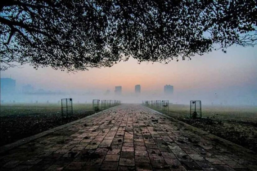 এই মুহূর্তে উত্তর বঙ্গোপসাগরে দুটি ঘূর্ণাবর্ত রয়েছে। একটি আরব সাগরে, সেটি দক্ষিণ-পূর্ব আরব সাগর এলাকায়। অন্যটি বঙ্গোপসাগরে, যেটি পূর্ব মধ্য বঙ্গোপসাগরে অবস্থান করছে।