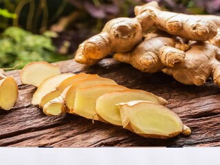 শীতকালে চা থেকে তরকারি, আদা ছাড়া চলবে না শীতকালে চা থেকে তরকারি, আদা ছাড়া চলবে না