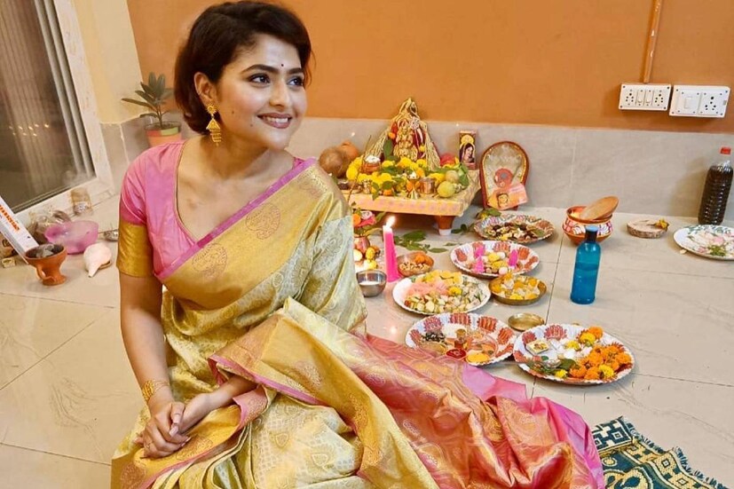 ৮ তারিখ একটা ইনফেকশন পাওয়া যায়৷ সি প্যাপেই ছিলেন ঐন্দ্রিলা৷ ১৪ তারিখ আবার জ্বর আসে৷ ১৫ তারিখ অবস্থার অবনতি হয়৷ 