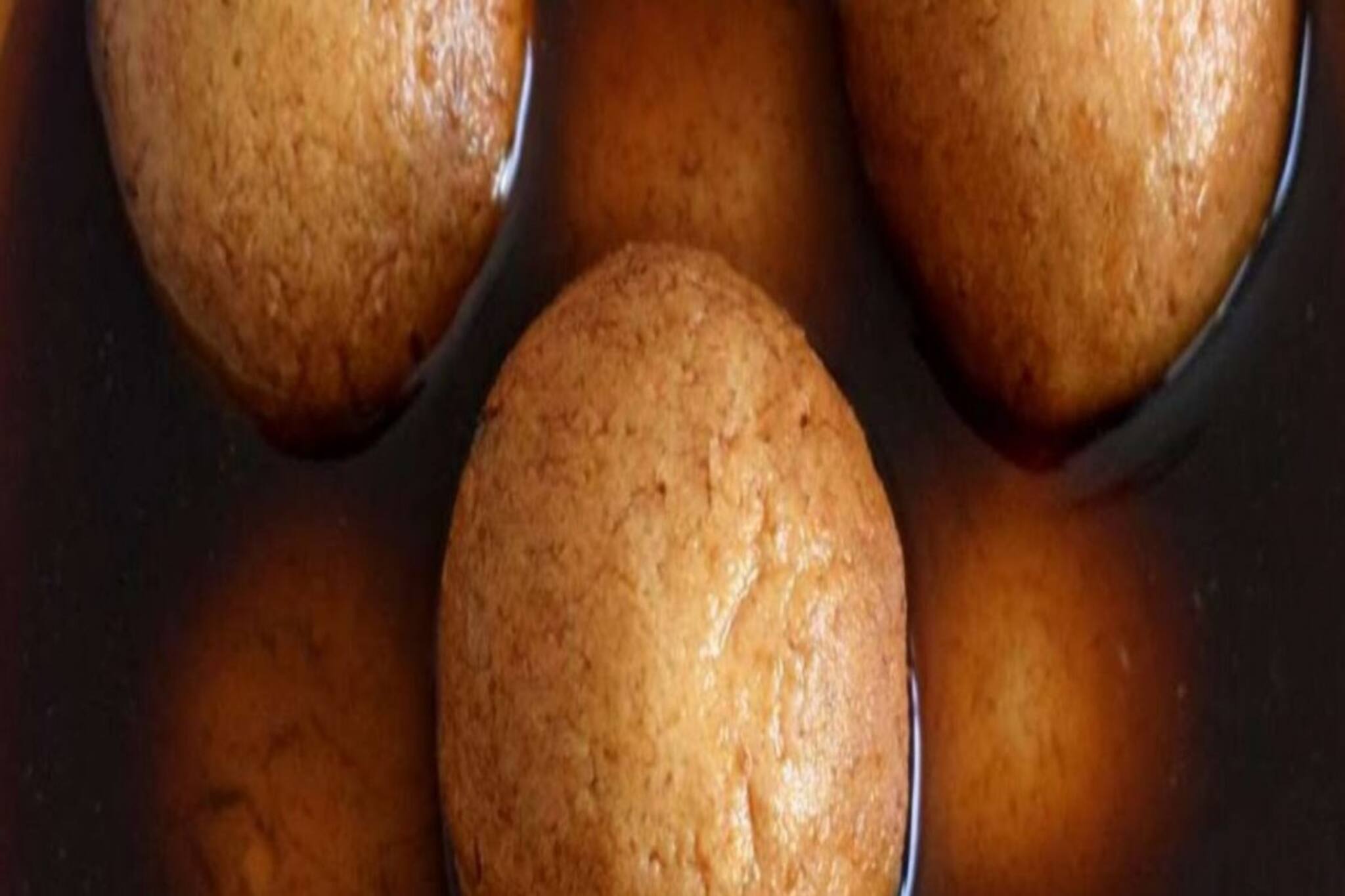 জাঁকিয়ে ঠান্ডা, আসছে পৌষ পার্বণ! শীতের মরশুমে হুহু করে বিক্রি হচ্ছে নলেন গুড়