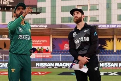 পাকিস্তানের বিরুদ্ধে প্রথমে ব্যাট করবেন উইলিয়ামসনরা