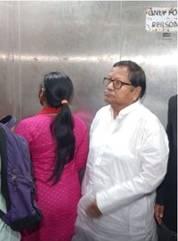 ইডি দফতরে পরেশ অধিকারী এবং অঙ্কিতা অধিকারী৷ 