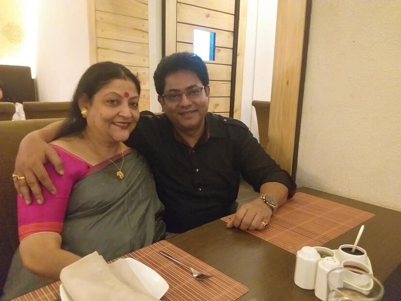 তখনও শঙ্কর চক্রবর্তী কি জানতেন? পরের সোমবারেই তারাবাতির তারাটা খসে যাবে, রং মশালের আলো মিলিয়ে যাবে অন্ধকারে ৷ ছবি সৌজন্যে ফেসবুক ৷