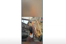 লাইনচ্যুত হয়ে স্টেশনের ওয়েটিং রুমে ঢুকে গেল ট্রেন! দেখুন সেই ভয়াবহ ভিডিও লাইনচ্যুত হয়ে স্টেশনের ওয়েটিং রুমে ঢুকে গেল ট্রেন! দেখুন সেই ভয়াবহ ভিডিও