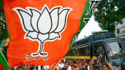 নাগরিকত্বকে সামনে রেখে কি ভোটের গুজরাতে ধর্মীয় মেরুকরণের চেষ্টা করছে বিজেপি? বিরোধীদের প্রশ্নের জবাব গেরুয়া শিবিরের নাগরিকত্বকে সামনে রেখে কি ভোটের গুজরাতে ধর্মীয় মেরুকরণের চেষ্টা করছে বিজেপি? বিরোধীদের প্রশ্নের জবাব গেরুয়া শিবিরের