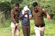 তলোয়ার হাতে ঝাঁপিয়ে পড়ল জনা ১৫, শ্রদ্ধা খুনে অভিযুক্ত আফতাবের ভ্যানে হামলা