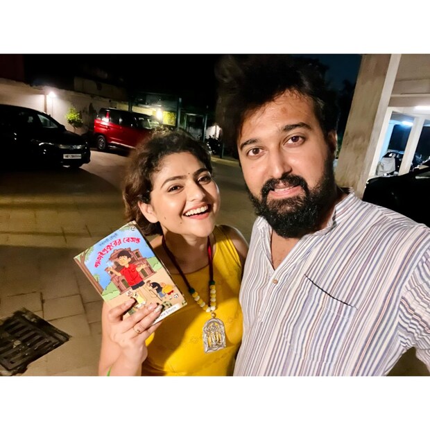 মঙ্গলবার রাতে হাওড়ার এক বেসরকারি হাসপাতালে ভর্তি করানো হয় অভিনেত্রীকে। ব্রেন স্ট্রোকের ফলে মাথায় রক্ত জমাট বেঁধেছে তাঁর। হাসপাতালে নিয়ে যাওয়ার সঙ্গে সঙ্গে এমআরআই করানো হয়। মস্তিষ্কে রক্তক্ষরণ শুরু হওয়ার ফলে তড়িঘড়ি অস্ত্রোপচার করার সিদ্ধান্ত নেন চিকিৎসেকরা। অভিনেত্রীর শারীরিক অবস্থা অপরিবর্তিত।