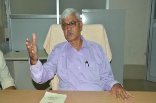 ঘেরাও মুক্ত বিশ্বভারতীর উপাচার্য 