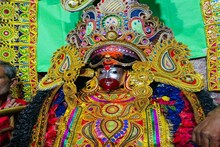 জগদ্ধাত্রী রূপে সাজানো হল তারা মাকে! হাজার হাজার ভক্তের ভিড় তারাপীঠে!